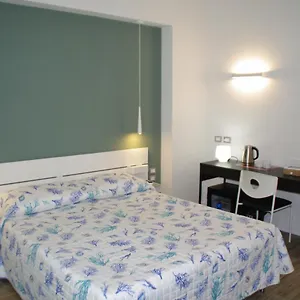 Pensión Travel House